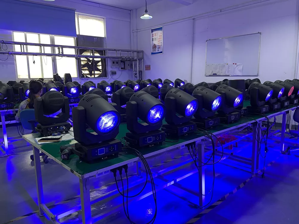 产线 (2) 150W LED Zoom Wash Moving Head 120W RGBL Main Light 24pcs RGB Ring Light 4°-48° Zoom Frost Effect 16bit Pan Tilt Stage Event Lighting for Banquet Show Club DJ Studio TV Station