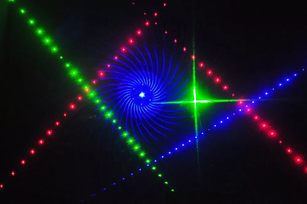 6-aperture RGB Laser 24 Patterns 1D Sector Crossing Beams 6CH DMX Black Out Sound Auto Master-Slave Key Switch 15W 100-250V Compact 2.2Kg Stage Light Multi-beam Animation Laser Indoor Entertainment Fixture for Party Venues Stage Equipment Colorful Laser Lighting