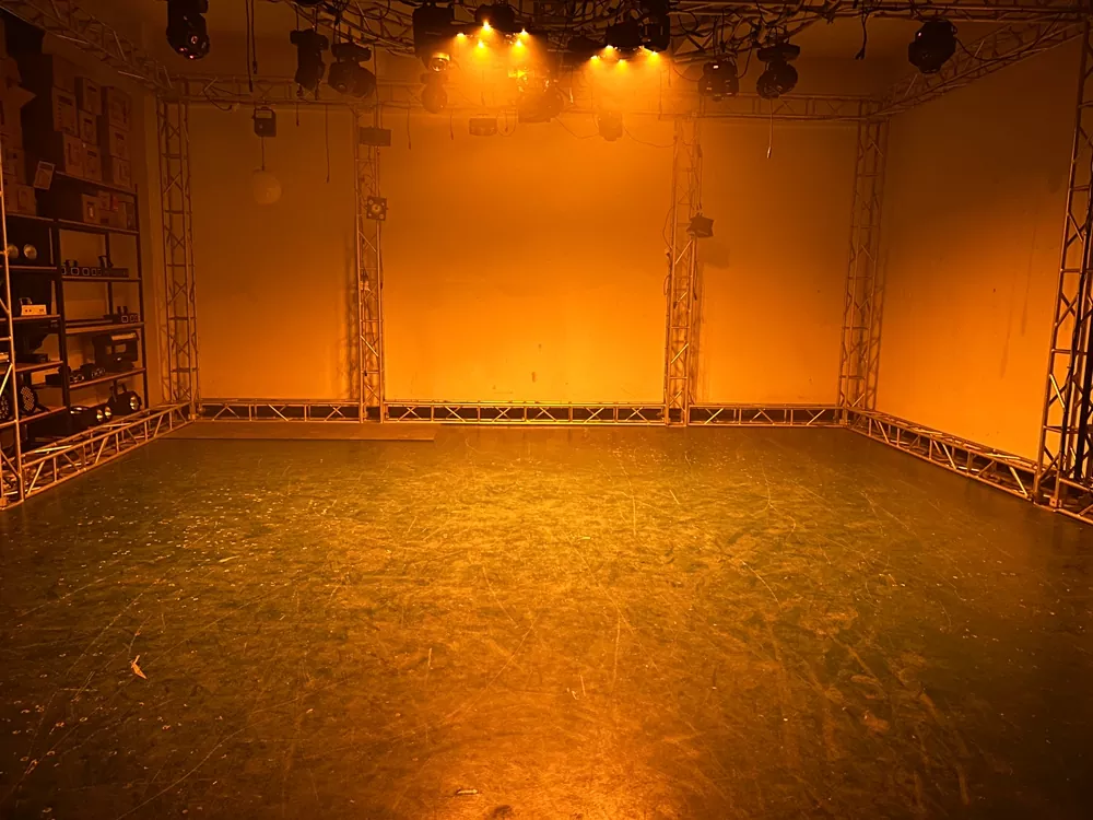 Five-pointed Star Effect Light 180W AC90-240V 14*10W RGBW LED Stripe Strobe 20Hz Flash Ultra Smooth Dimming LCD Stage Lamp Bee-eye Rotation Pixel Control Fixture Easy Truss Mount Indoor Party Lighting Unit for Party Wedding Private Event Showcase Booth Studio Pub Club Mini Stage