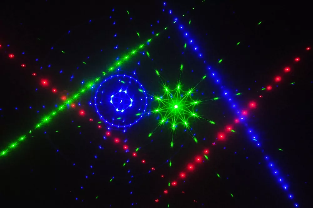 6-aperture RGB Laser 24 Patterns 1D Sector Crossing Beams 6CH DMX Black Out Sound Auto Master-Slave Key Switch 15W 100-250V Compact 2.2Kg Stage Light Multi-beam Animation Laser Indoor Entertainment Fixture for Party Venues Stage Equipment Colorful Laser Lighting