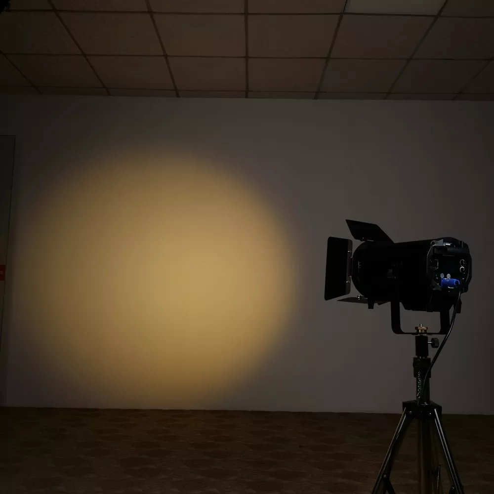 400W 600W Bi-Color 2IN1 COB Fresnel Spotlight 3000-6000K Ra≥90 Manual Auto 15-50Deg Zoom Four Dim Curve Adjustable Frequency RDM DMX Aluminum IP20 Stage Lamp Silent Pccooler Cooling Studio Equipment Indoor Wedding Theatre Spot Light Commercial Lighting Unit