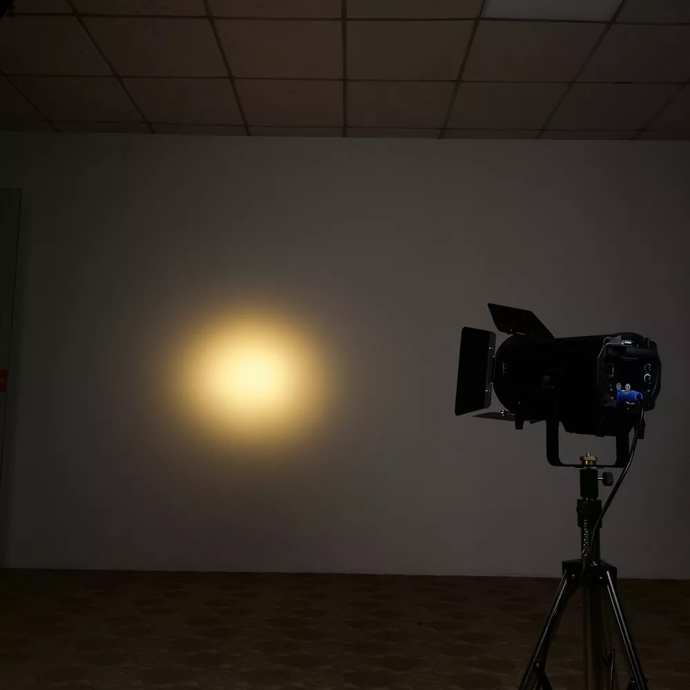 400W 600W Bi-Color 2IN1 COB Fresnel Spotlight 3000-6000K Ra≥90 Manual Auto 15-50Deg Zoom Four Dim Curve Adjustable Frequency RDM DMX Aluminum IP20 Stage Lamp Silent Pccooler Cooling Studio Equipment Indoor Wedding Theatre Spot Light Commercial Lighting Unit