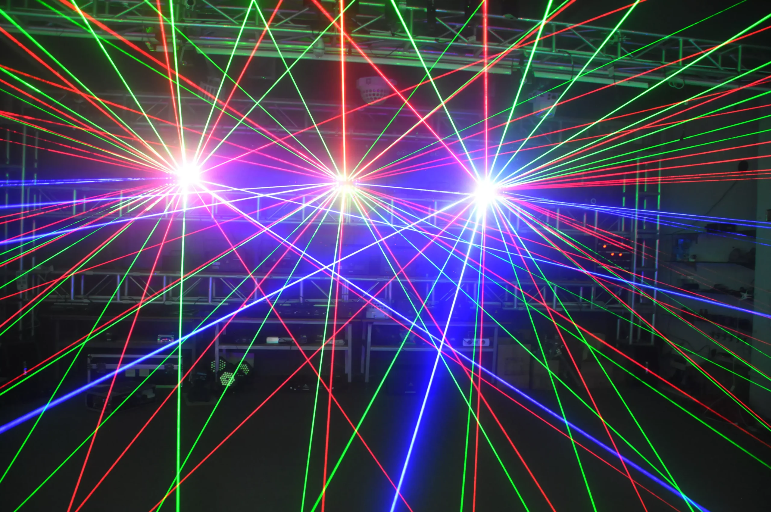 40-beam Laser Red RGB Array 5×8 Layout 50°Horizontal 30°Vertical Scan Single-mode Diode 41CH DMX Sound Auto Manual Key Interlock 50W Compact 2.9Kg Stage Light Matrix Small Divergence Universal Voltage Laser Projector for Large Performance Venues Entertainment Lighting Equipment