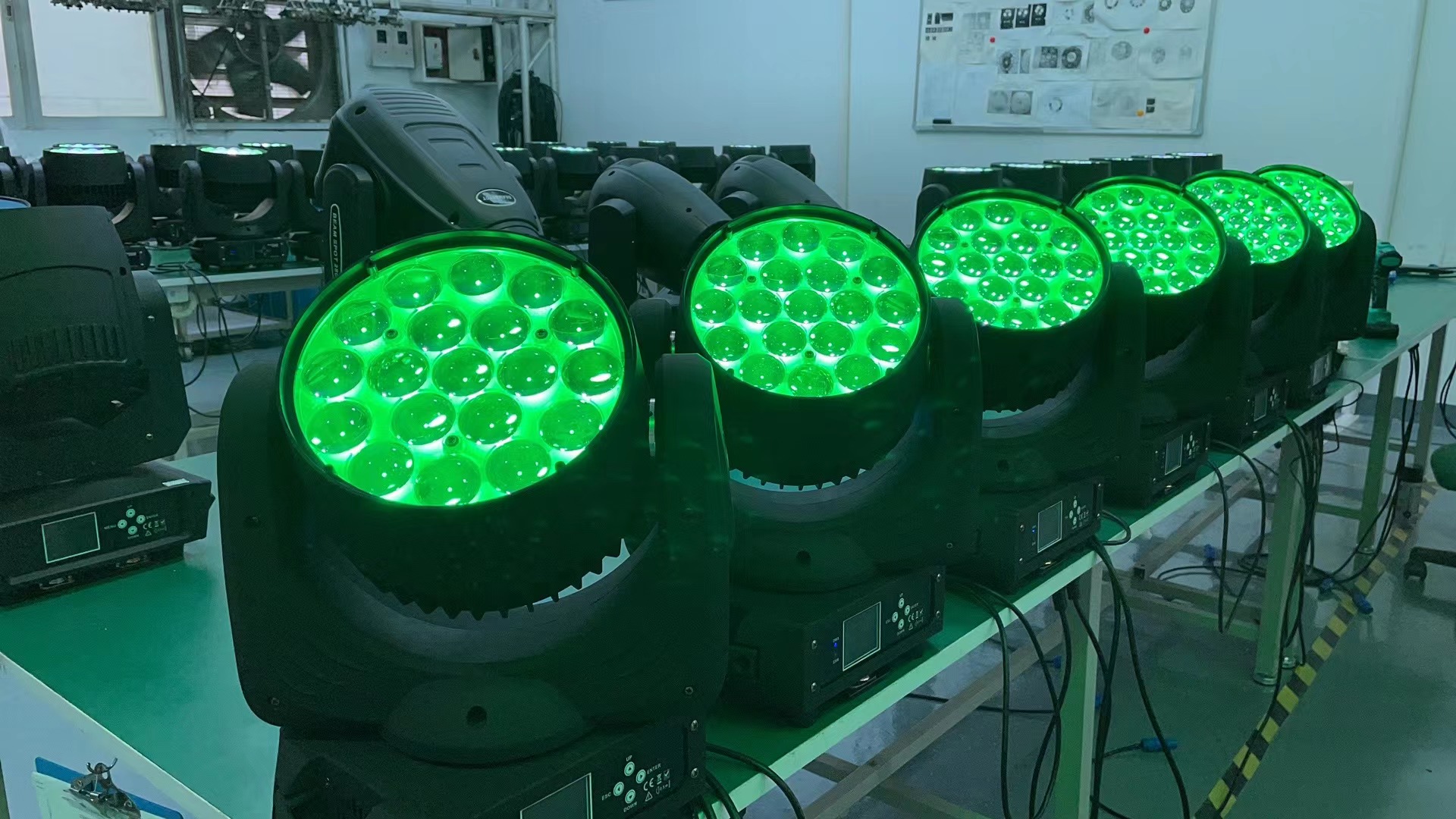 微信图片_20231027101741 19*15W RGBW Zoom Wash Moving Head 300W DMX 6-50° Beam Blue LCD Auto Sound Master-slave Stage Light DMX Programming Rental Performance Lamp Indoor Theater Disco TV Studio Lighting Gear for Musical Launch Event Wedding Performance Sage