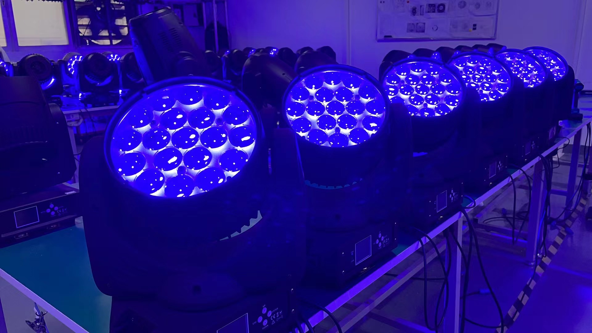 微信图片_20231027101744 19*15W RGBW Zoom Wash Moving Head 300W DMX 6-50° Beam Blue LCD Auto Sound Master-slave Stage Light DMX Programming Rental Performance Lamp Indoor Theater Disco TV Studio Lighting Gear for Musical Launch Event Wedding Performance Sage