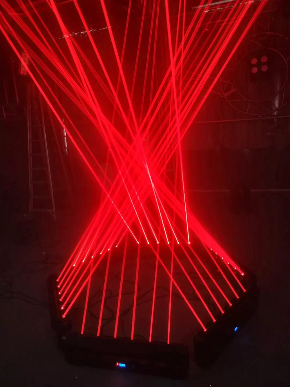 Six-head Red Swing Moving Head Laser 500mW Semiconductor TTL Modulation 240° Y-axis 11/19/24CH DMX Sound Auto Master-Slave Skynet Flow Strobe Effects 180W Indoor Stage Light Entertainment Fixture Indoor Performance Equipment for Bar KTV Banquet Hall Dance Studio Live Music Party Club