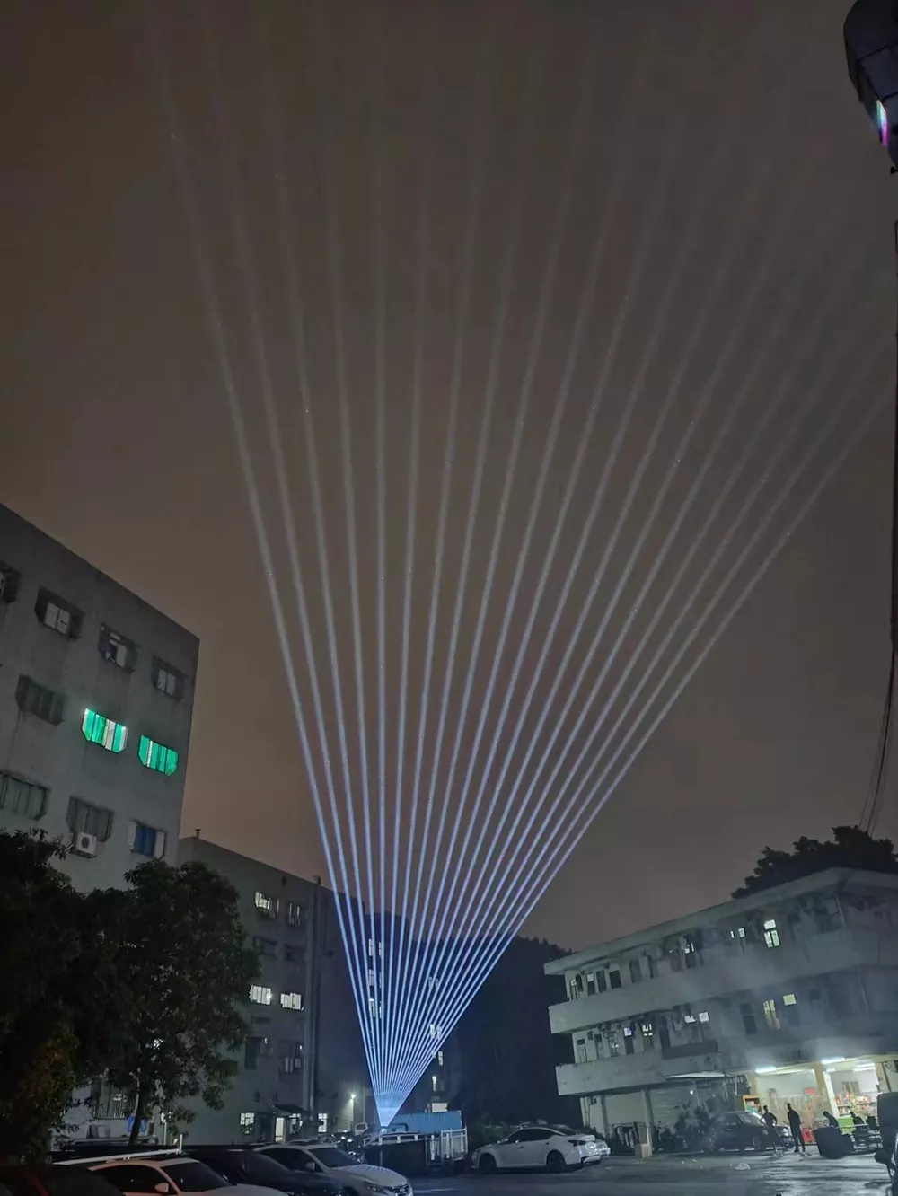 IP65 Outdoor RGB Laser Projector 10W/15W Dual-layer Structure Big Radiator 40KPPS 60° High-precision Scanner Analog Linear Dimming LCD Touch ILDA DMX FB4 Multi Safety System Wide Temp Stage Light Indoor Outdoor Fixture Small Beam for Landscape Stage Events