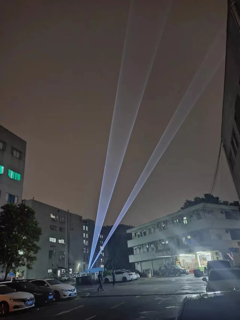 IP65 Outdoor RGB Laser Projector 10W/15W Dual-layer Structure Big Radiator 40KPPS 60° High-precision Scanner Analog Linear Dimming LCD Touch ILDA DMX FB4 Multi Safety System Wide Temp Stage Light Indoor Outdoor Fixture Small Beam for Landscape Stage Events