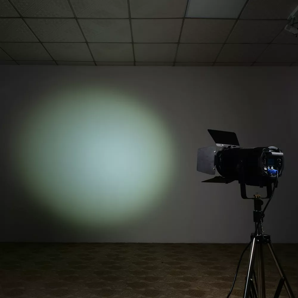 300W 350W RGBW RGBAL COB Fresnel Lamp Spot Light 2700-12000K CCT Manual Auto 15-50Deg Zoom Four Dim Curve Adjustable Frequency LCD Touch RDM DMX Aluminum IP20 Stage Spotlight Studio Equipment Indoor Theatre Wedding Accent Lighting Unit Commercial Event Broadcast Fill Lamp