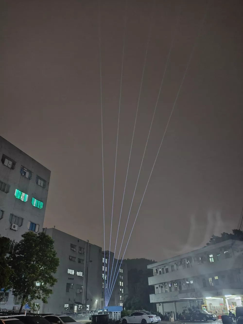 IP65 Outdoor RGB Laser Projector 10W/15W Dual-layer Structure Big Radiator 40KPPS 60° High-precision Scanner Analog Linear Dimming LCD Touch ILDA DMX FB4 Multi Safety System Wide Temp Stage Light Indoor Outdoor Fixture Small Beam for Landscape Stage Events