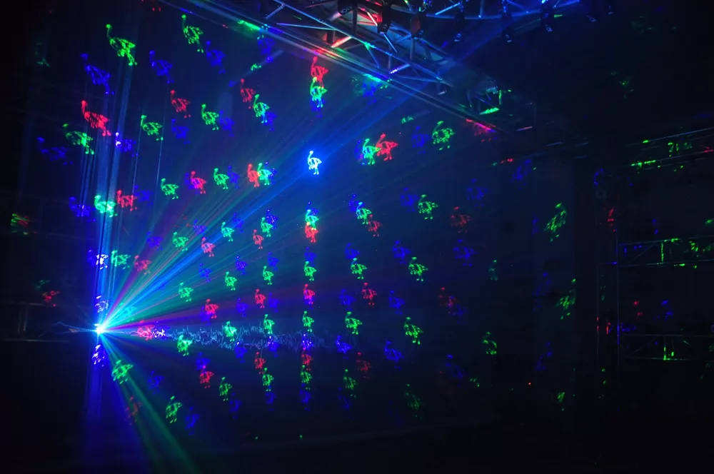 4-in-1 RGB Animation Laser 20KPPS 20° Scanner 10/20CH DMX Sound Auto Master-Slave Hundreds Graphics Beam Effects Rotate Zoom Draw Auto Cutoff Safety Lock 100-250V 2.9Kg Light Fixture Multi-effect Laser Light 3D Line Portable Entertainment Lamp for KTV Bar Party Venues Indoor Stage Light