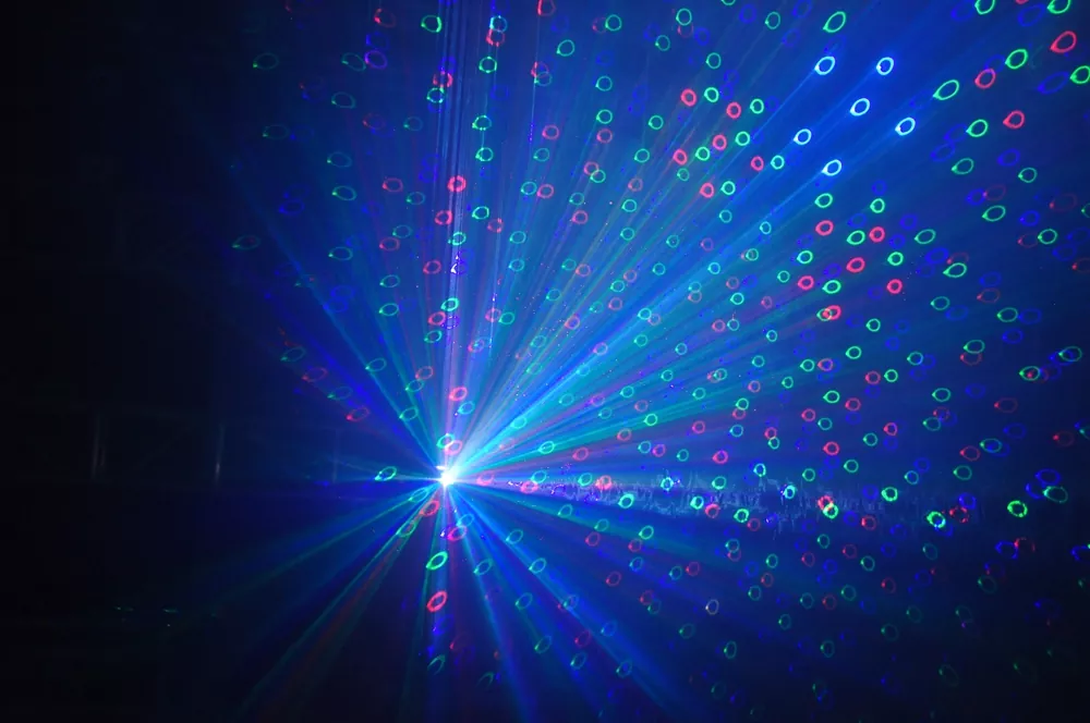 4-in-1 RGB Animation Laser 20KPPS 20° Scanner 10/20CH DMX Sound Auto Master-Slave Hundreds Graphics Beam Effects Rotate Zoom Draw Auto Cutoff Safety Lock 100-250V 2.9Kg Light Fixture Multi-effect Laser Light 3D Line Portable Entertainment Lamp for KTV Bar Party Venues Indoor Stage Light