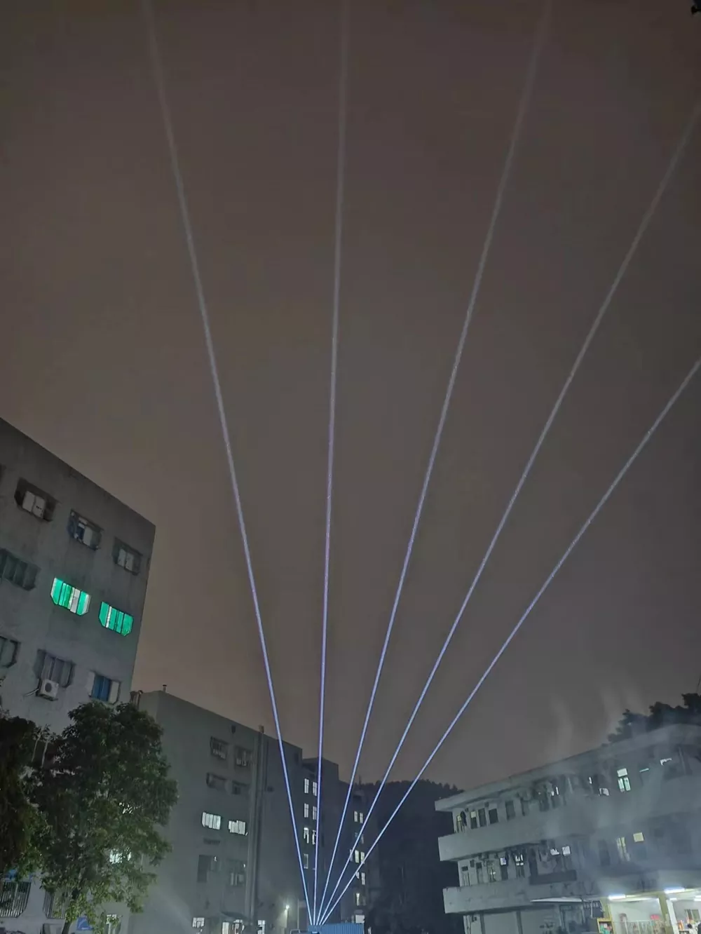 IP65 Outdoor RGB Laser Projector 10W/15W Dual-layer Structure Big Radiator 40KPPS 60° High-precision Scanner Analog Linear Dimming LCD Touch ILDA DMX FB4 Multi Safety System Wide Temp Stage Light Indoor Outdoor Fixture Small Beam for Landscape Stage Events