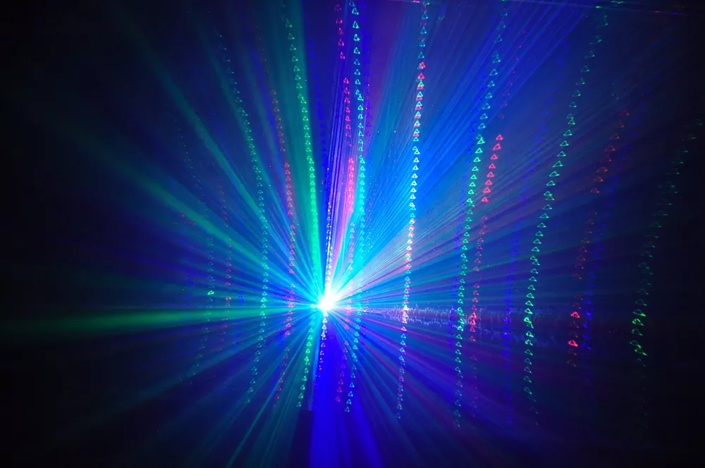 4-in-1 RGB Animation Laser 20KPPS 20° Scanner 10/20CH DMX Sound Auto Master-Slave Hundreds Graphics Beam Effects Rotate Zoom Draw Auto Cutoff Safety Lock 100-250V 2.9Kg Light Fixture Multi-effect Laser Light 3D Line Portable Entertainment Lamp for KTV Bar Party Venues Indoor Stage Light