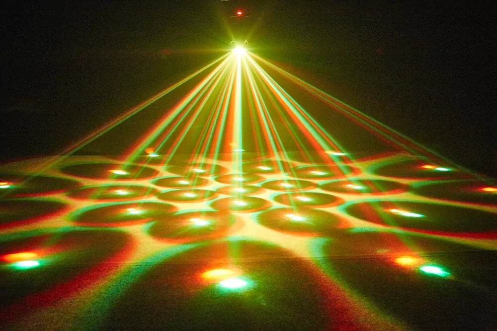 LED Flying Star Hammer Light 100W 19/25 DMX 4° Beam RGBW Laser Stripe Strobe Air Cooling Stage Lamp for Party Lighting Unit Performance Night Bar Disco Venue Fashion Show Mobile Rental Mini Stage