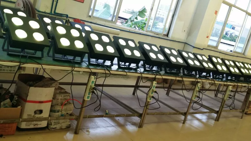 详情 (3) 4*100W Single CW WW COB Blinder 400W Import LED Ra≥90 30Deg 11700Hz Flicker-Free 4/8CH DMX Master Slave Sound Auto Metal IP20 Stage Spot Professional Broadcast Fixture Housing Indoor Performance Equipment for Wedding Theatre TV Recording Lighting Solution