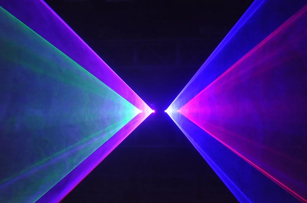 RGBP Four Tunnel Laser Light 150mW Red 50mW Green 100mW Blue 250mW Purple Wide Beam Micro-step Scanner 7CH DMX 3Pin XLR Sound Auto Master Slave 100+ Patterns Laser Projector Large Scanning Angle Professional Stage Lighting for Entertainment Venues