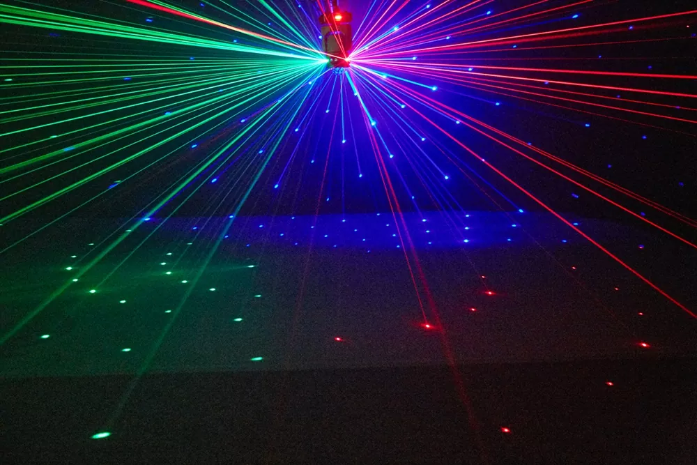 LED Flying Star Hammer Light 100W 19/25 DMX 4° Beam RGBW Laser Stripe Strobe Air Cooling Stage Lamp for Party Lighting Unit Performance Night Bar Disco Venue Fashion Show Mobile Rental Mini Stage