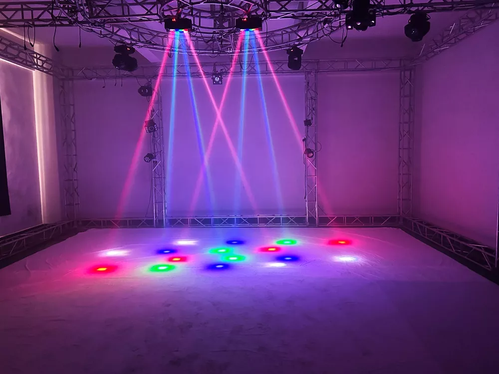 8 Eyes RGBW Spider Moving Head Light 40W Ultra Smooth Dimming Dual 60-150° Scan Stage Effect Lamp Synchronous Fixture Mini Ultra Light Easy Truss Mount Indoor Party KTV Lighting Unit for Disco Room Art Performance Fashion Show Cocktail Event Rental Booth Mini Stage
