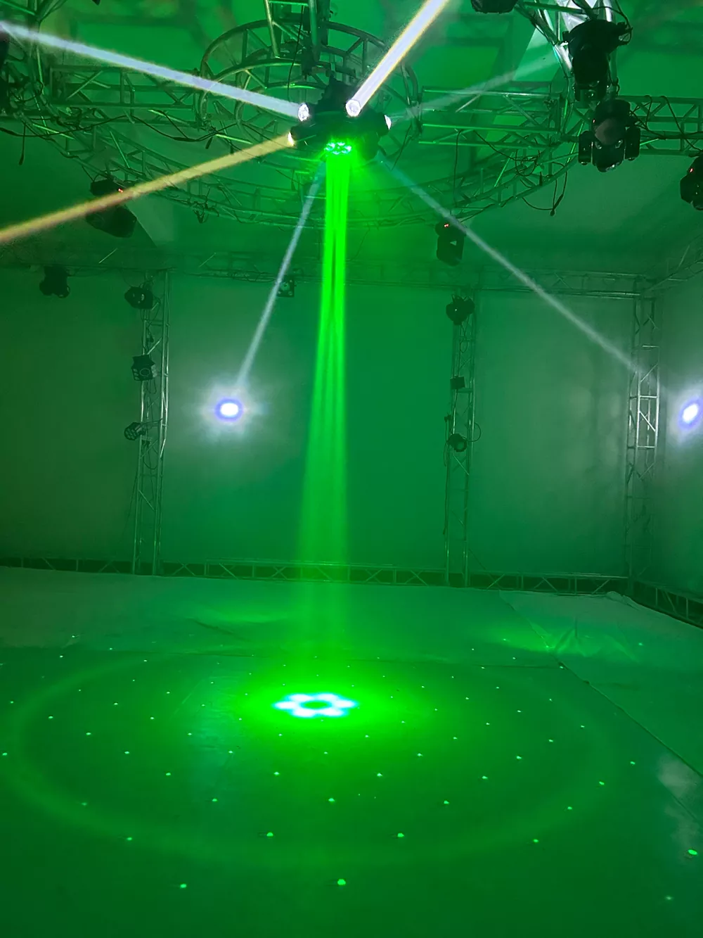 Six Arm Diamond Moving Head Light 400W 6*40W RGBW+6*10W Beams+100mW Green Laser Ultra Smooth Dimming Stage Fixture Disco Restaurant Wedding Live Band Performance Unit for Live Band Concert Venue Fashion Show Performance Mini Stage Wedding Banquet