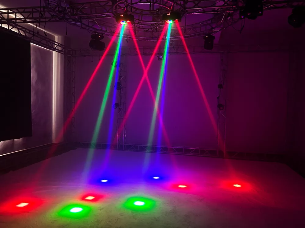 8 Eyes RGBW Spider Moving Head Light 40W Ultra Smooth Dimming Dual 60-150° Scan Stage Effect Lamp Synchronous Fixture Mini Ultra Light Easy Truss Mount Indoor Party KTV Lighting Unit for Disco Room Art Performance Fashion Show Cocktail Event Rental Booth Mini Stage