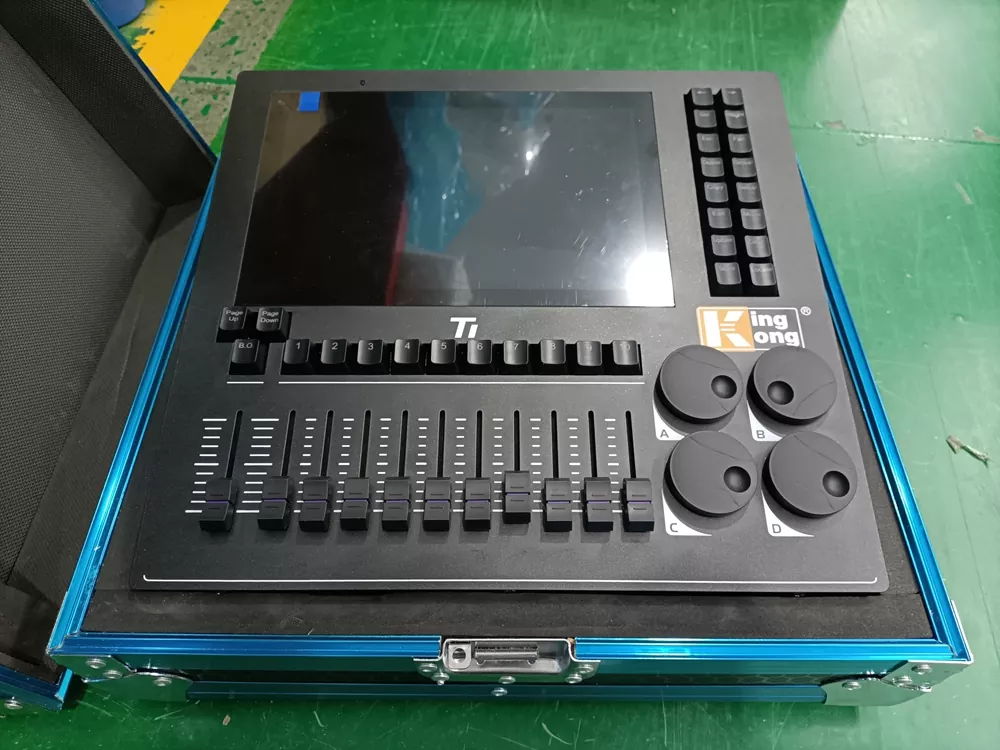 T1 Touch Lighting Console Portable 1024 Appearance Ubuntu Multi-language OS 4G RAM Quad-Core 10.1 Inch Touch Screen 1024 DMX Channels RT-NET Expandable 4096 Channel Stage Controller USB Port RJ45 Network WIFI Lightweight Universal Voltage Performance Light Desk