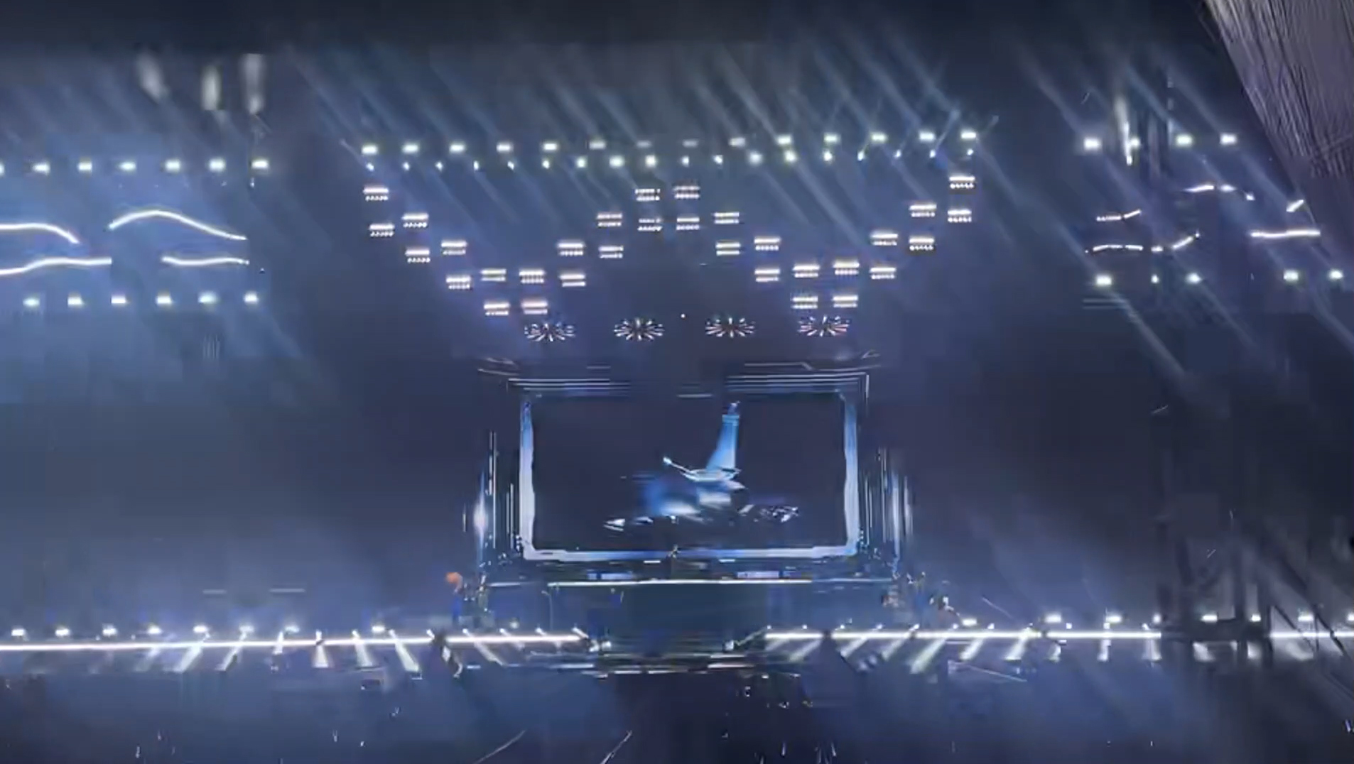 concert kinetic truss hoist