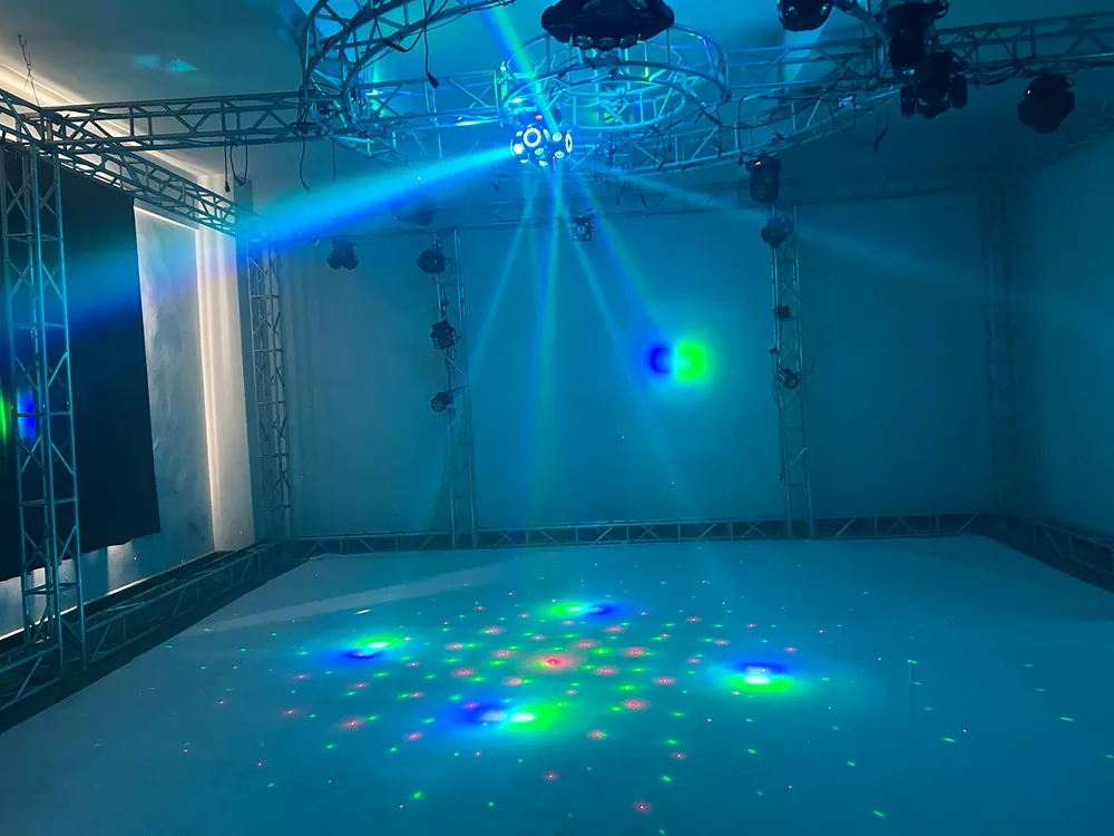 Four Arm Hot Wheel LED Strip Stage Light 180W AC90-240V 22 DMX 16x10W RGBW Dual 30mW RG Laser 2-3° Narrow Beam Fixture Smooth Dimming Strobe Indoor Disco KTV Party Lamp Multi Layer Beam Laser Stripe White Flash Macro Program Daisy Chain for Dance Showcase Wine Party Art Gala Boutique Launch LIve Band Venue Mini Wedding Banquet Bar Stage