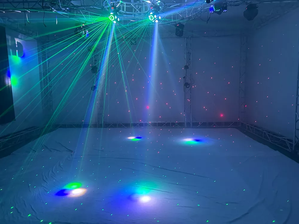 Double Arm Hot Wheel LED Strip Stage Light 160W AC90-240V 19 DMX 8x10W RGBW Dual 30mW RG Laser 2-3° Narrow Beam Fixture Fan Cool Equipment Indoor Disco KTV Party Lamp Multi Macro Rotate Beam Laser Strip Strobe Daisy Chain Lighting Unit for Jazz Lounge Gaming Bash Fair Hotel Cocktail Party Wedding Events Livehouse Show Mini Stage
