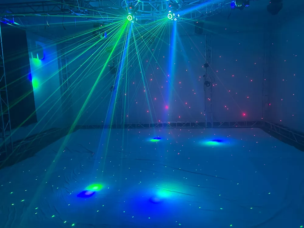 效果图 (5) Double Arm Hot Wheel LED Strip Stage Light 160W AC90-240V 19 DMX 8x10W RGBW Dual 30mW RG Laser 2-3° Narrow Beam Fixture Fan Cool Equipment Indoor Disco KTV Party Lamp Multi Macro Rotate Beam Laser Strip Strobe Daisy Chain Lighting Unit for Jazz Lounge Gaming Bash Fair Hotel Cocktail Party Wedding Events Livehouse Show Mini Stage