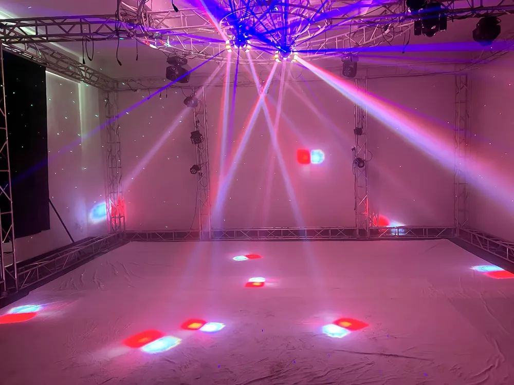 Three Head Gecko Moving Stage Light 150W 19 DMX 12x10W RGBW 12x5W Golden Strobe RGB 1mW Laser 540X 360Y Rot Fixture Indoor Party Equipment Disco KTV Performance Lamp Multi Beam Laser Golden Flash Wide Voltage for Live Gig Fashion Small Runway Party Showcase Boutique Holiday Gala Wedding Events Mini Stage