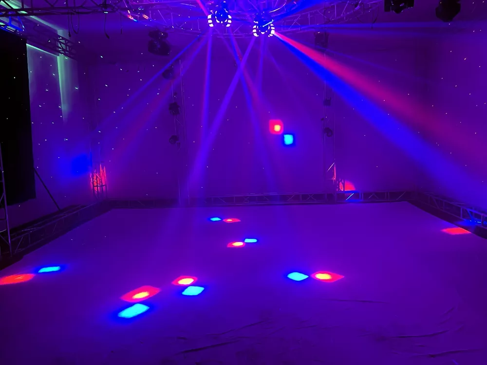 Three Head Gecko Moving Stage Light 150W 19 DMX 12x10W RGBW 12x5W Golden Strobe RGB 1mW Laser 540X 360Y Rot Fixture Indoor Party Equipment Disco KTV Performance Lamp Multi Beam Laser Golden Flash Wide Voltage for Live Gig Fashion Small Runway Party Showcase Boutique Holiday Gala Wedding Events Mini Stage
