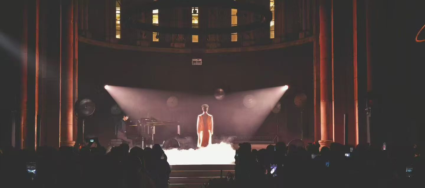 fangcun guangnian national healing concert tour stage lighting and set‑design case study immersive screen‑free narrative‑driven theatre‑style live‑show production