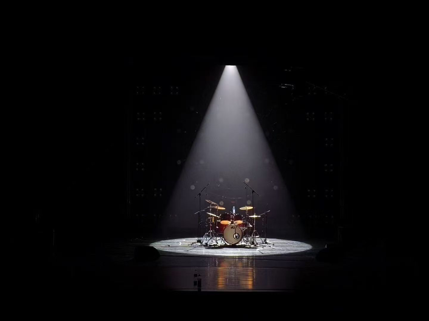 fangcun guangnian national healing concert tour stage lighting and set‑design case study immersive screen‑free narrative‑driven theatre‑style live‑show production