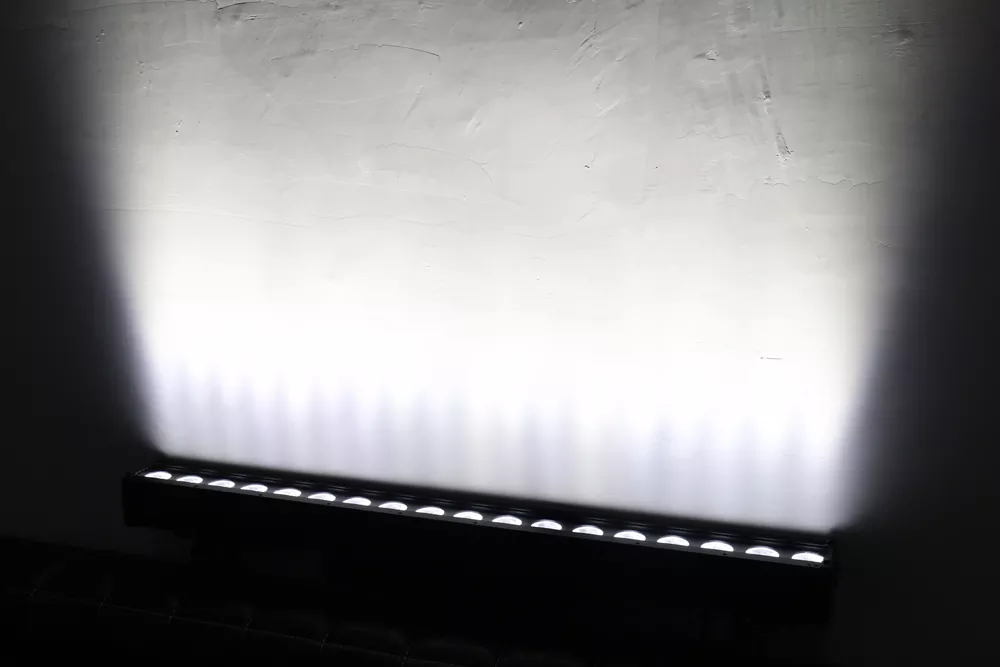 multi‑color linear light